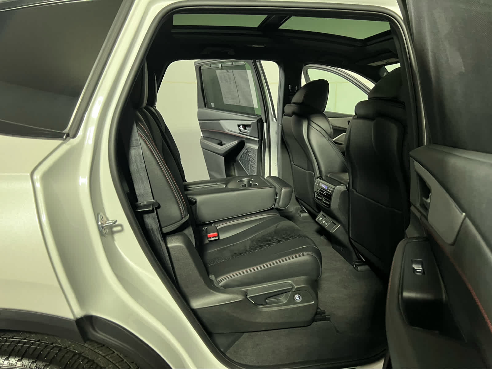 2024 Acura MDX A-Spec Package - Photo 30