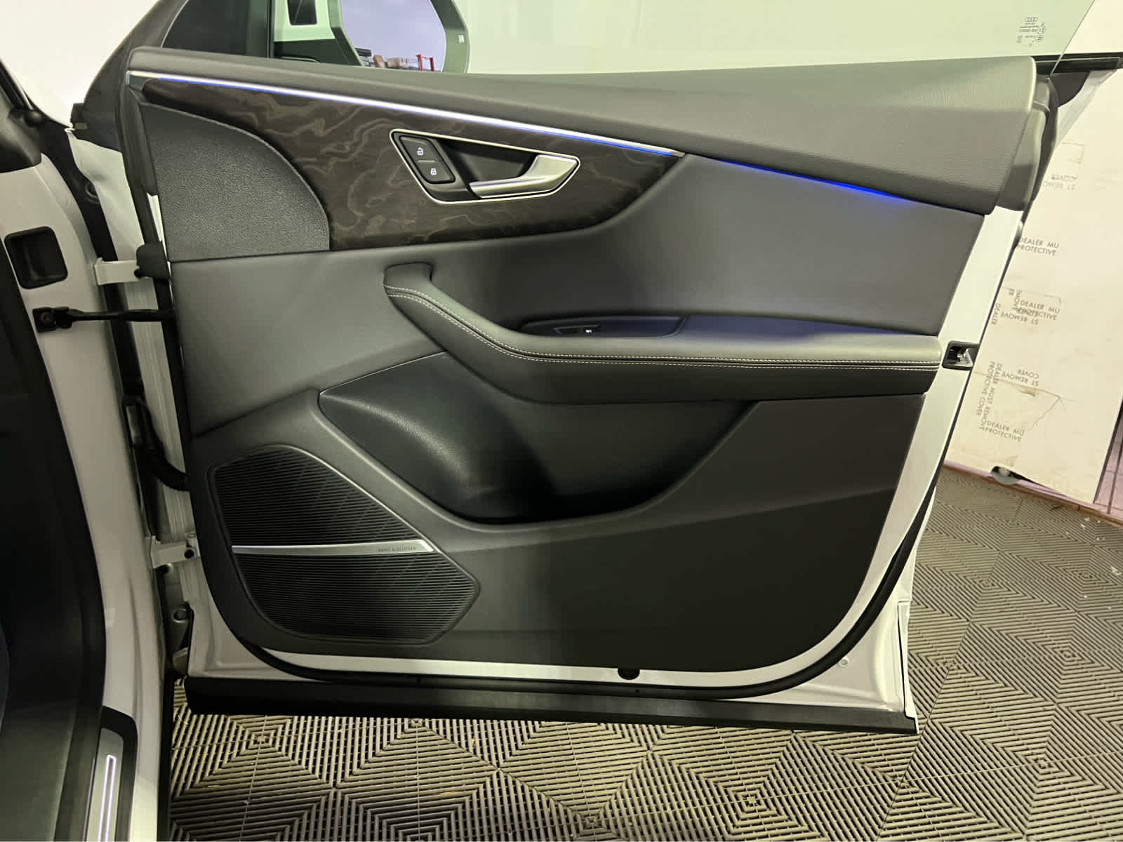 2023 Audi Q8 Prestige