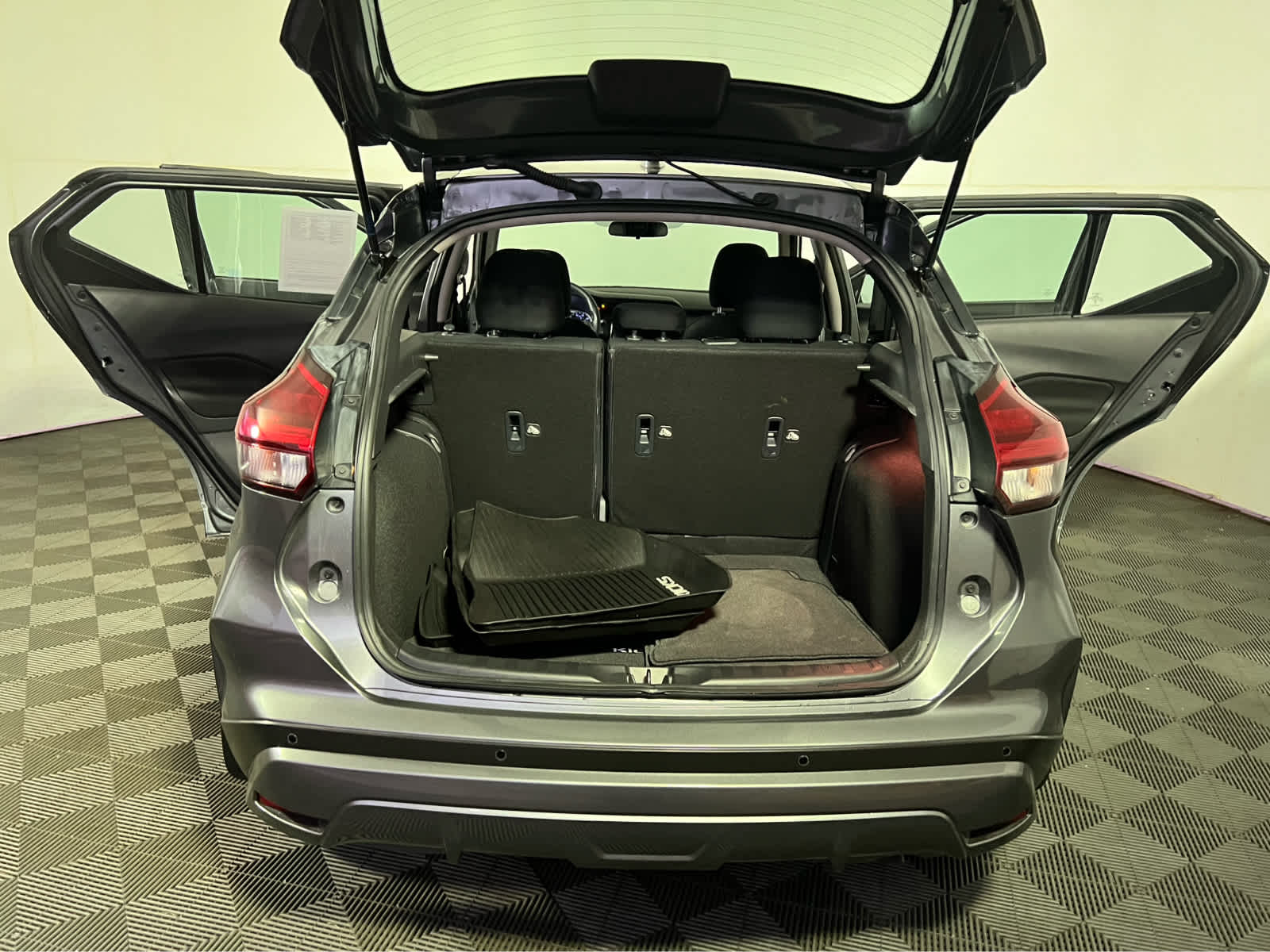 2025 Nissan Kicks Play S
