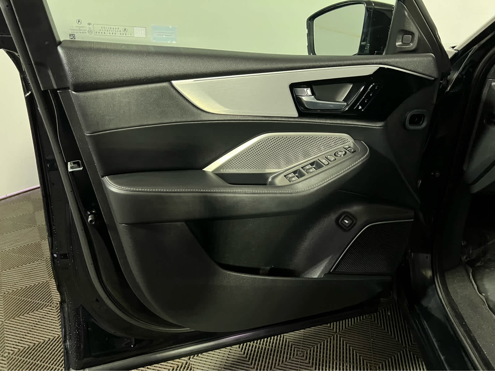 2024 Acura MDX w/Technology Package