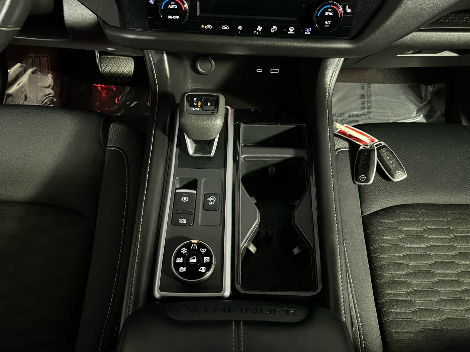 2023 Nissan Pathfinder SV