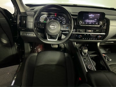 2023 Nissan Pathfinder SV