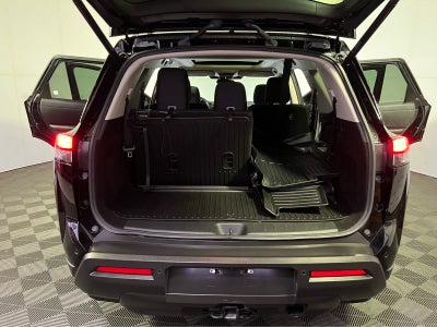 2023 Nissan Pathfinder SV