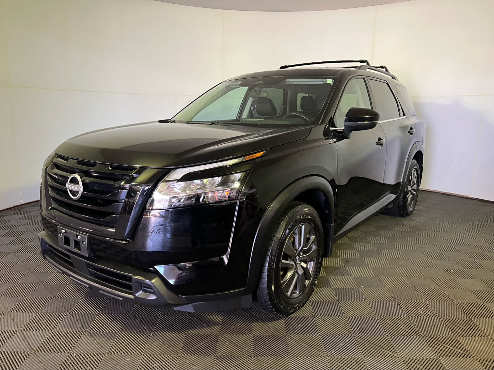 2023 Nissan Pathfinder SV