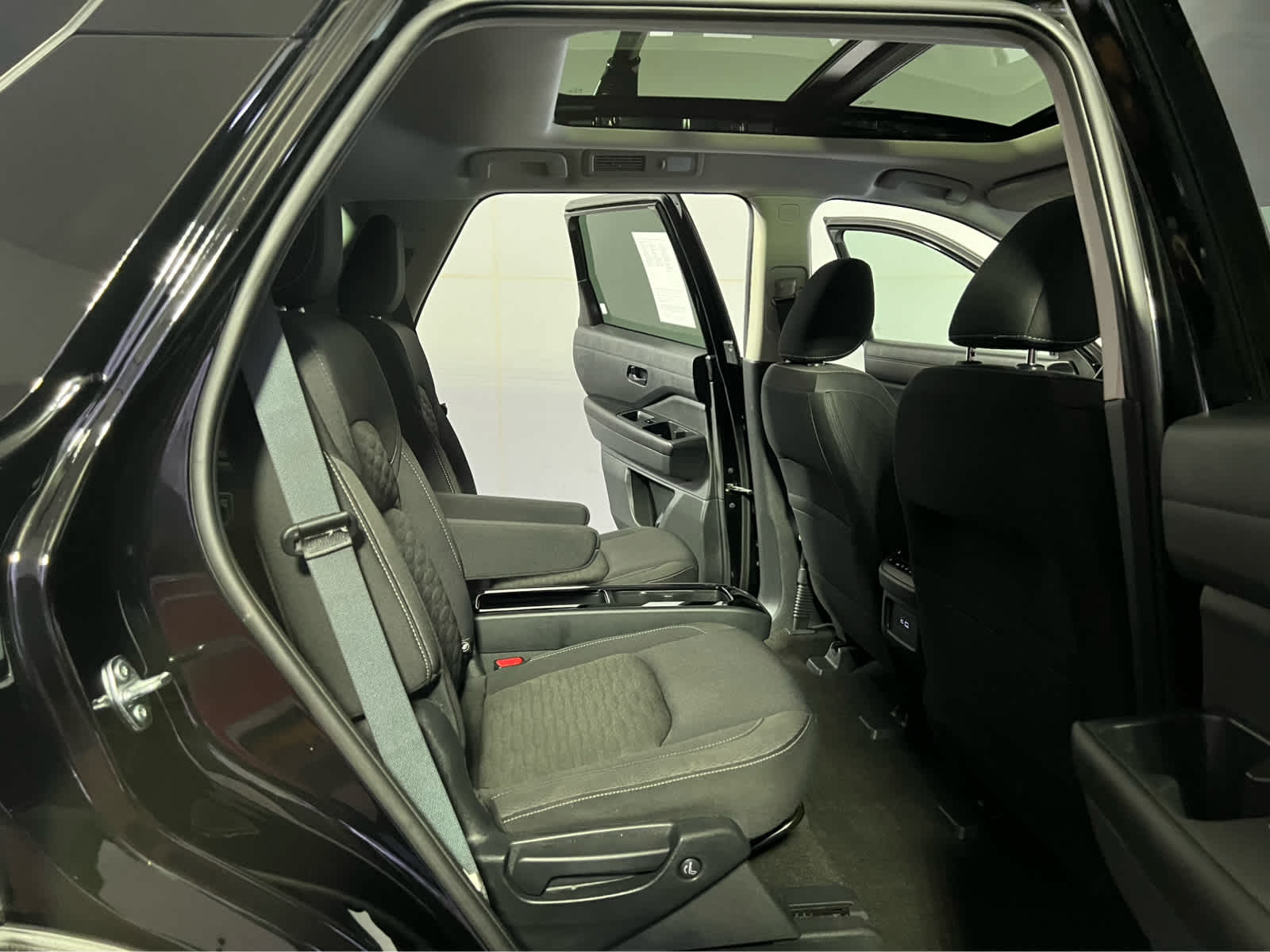2023 Nissan Pathfinder SV