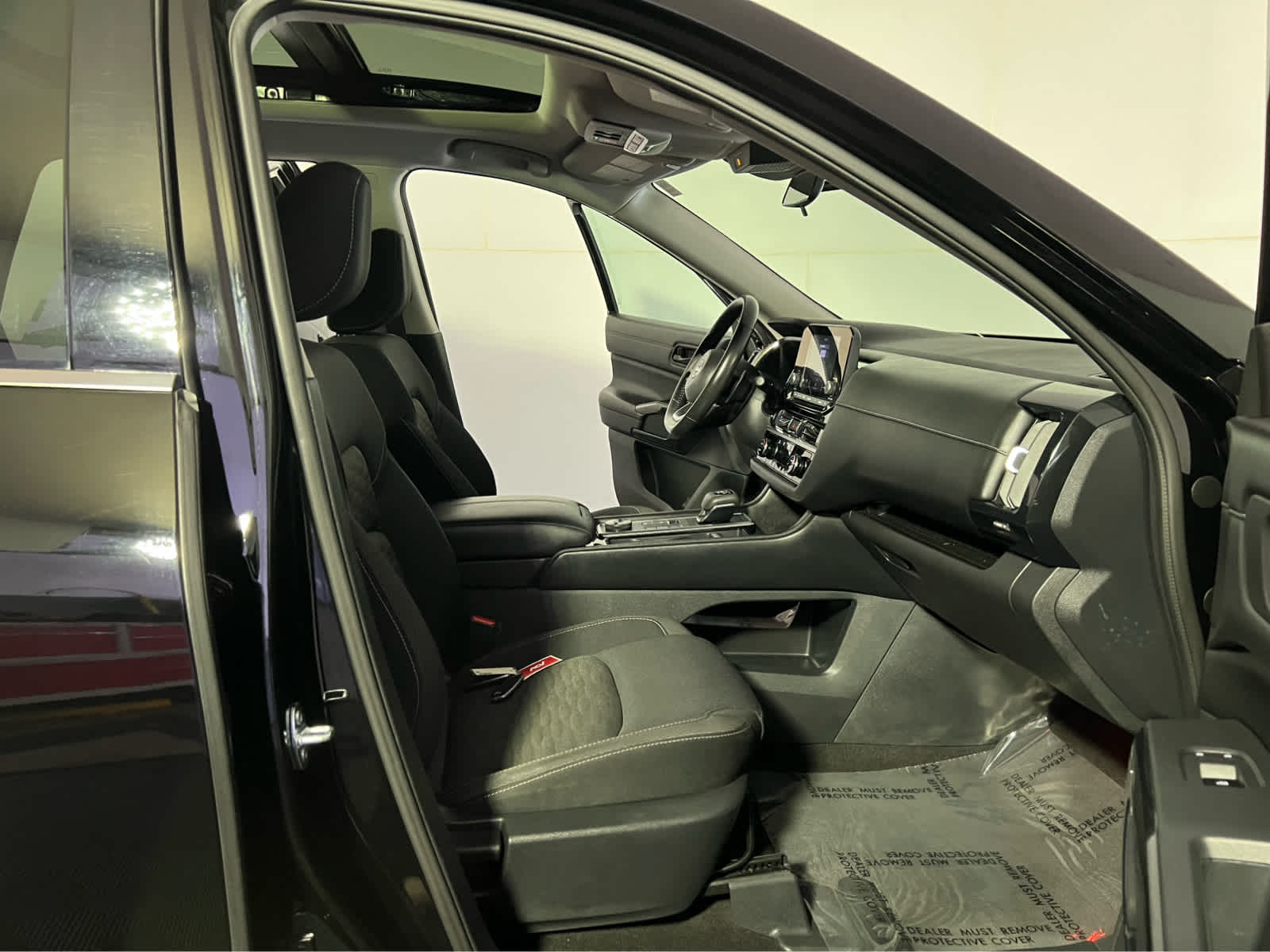 2023 Nissan Pathfinder SV