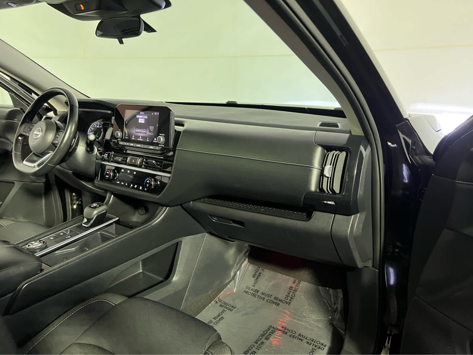 2023 Nissan Pathfinder SV