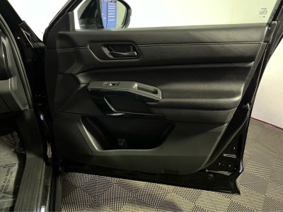 2023 Nissan Pathfinder SV