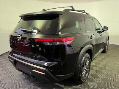 2023 Nissan Pathfinder SV