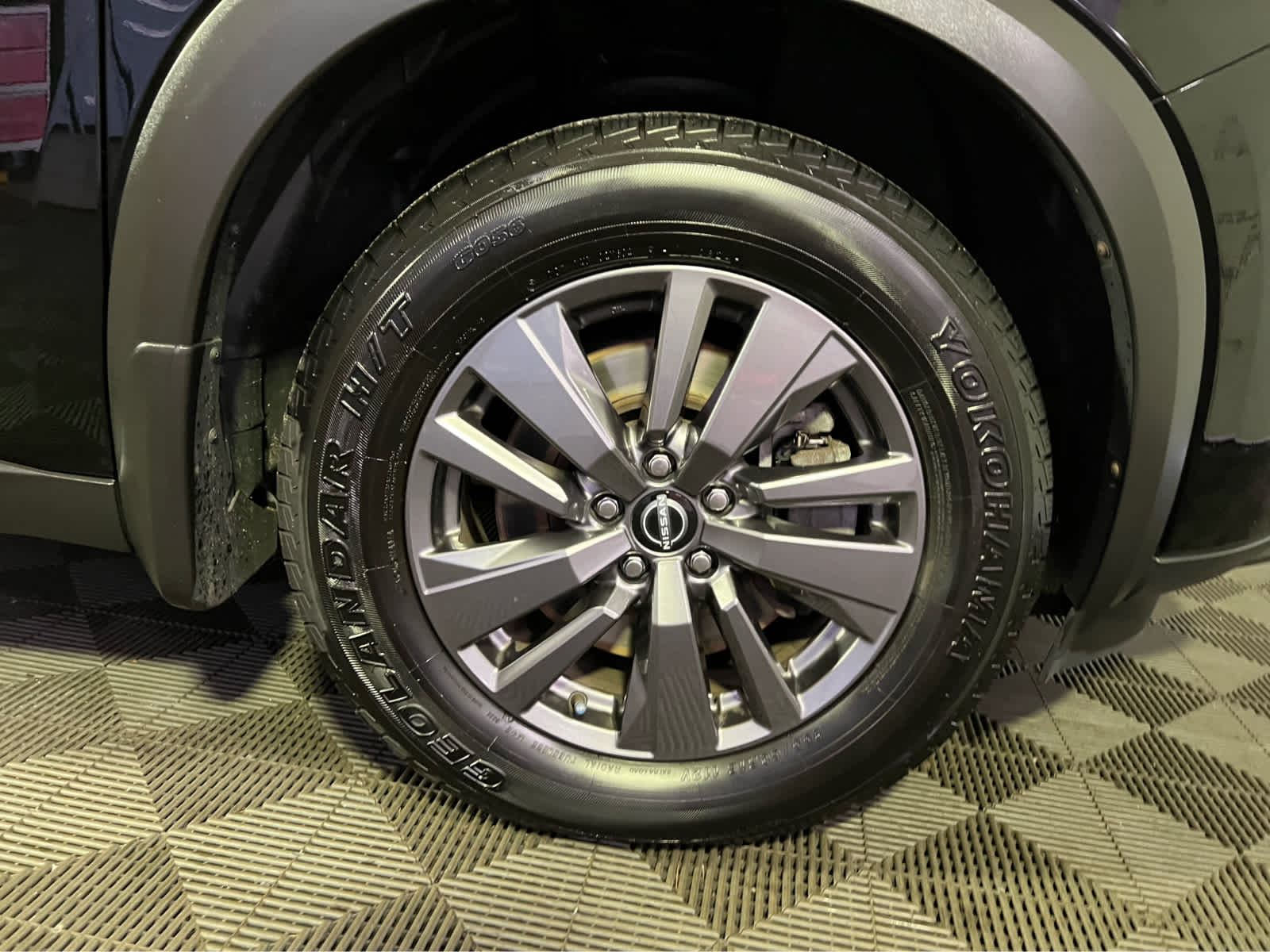 2023 Nissan Pathfinder SV