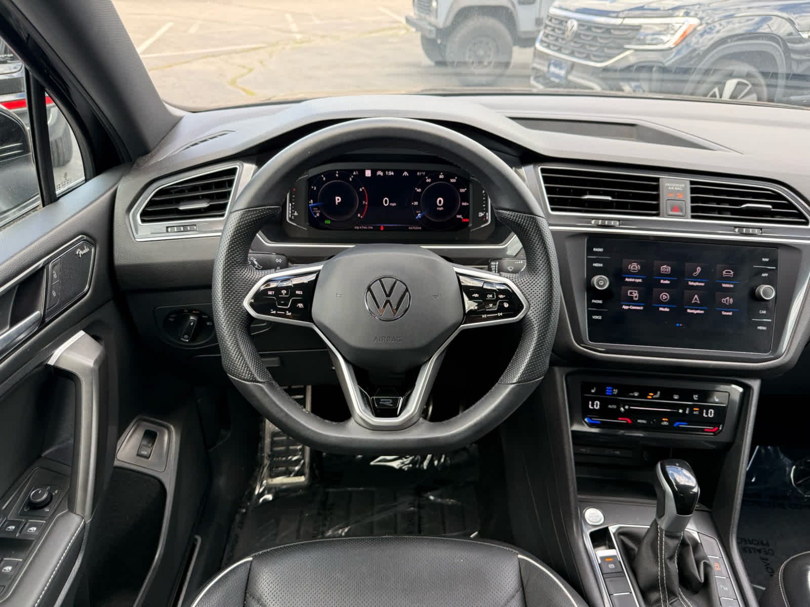 2024 Volkswagen Tiguan SEL R-Line