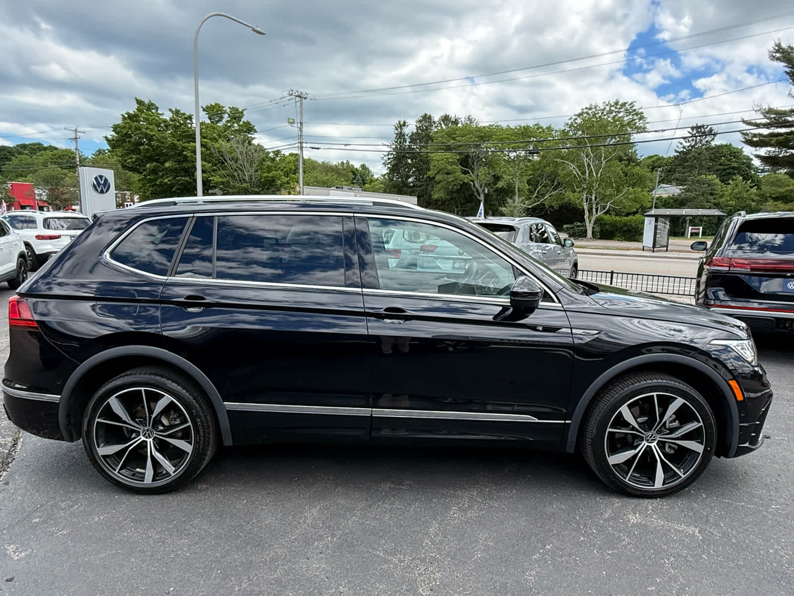 2024 Volkswagen Tiguan SEL R-Line