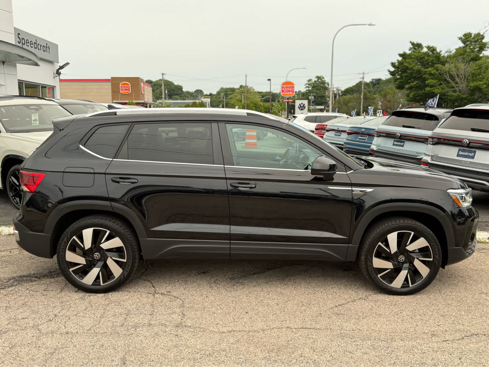 2024 Volkswagen Taos SEL