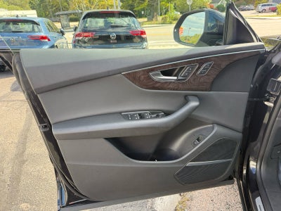 2020 Audi Q8 Premium Plus
